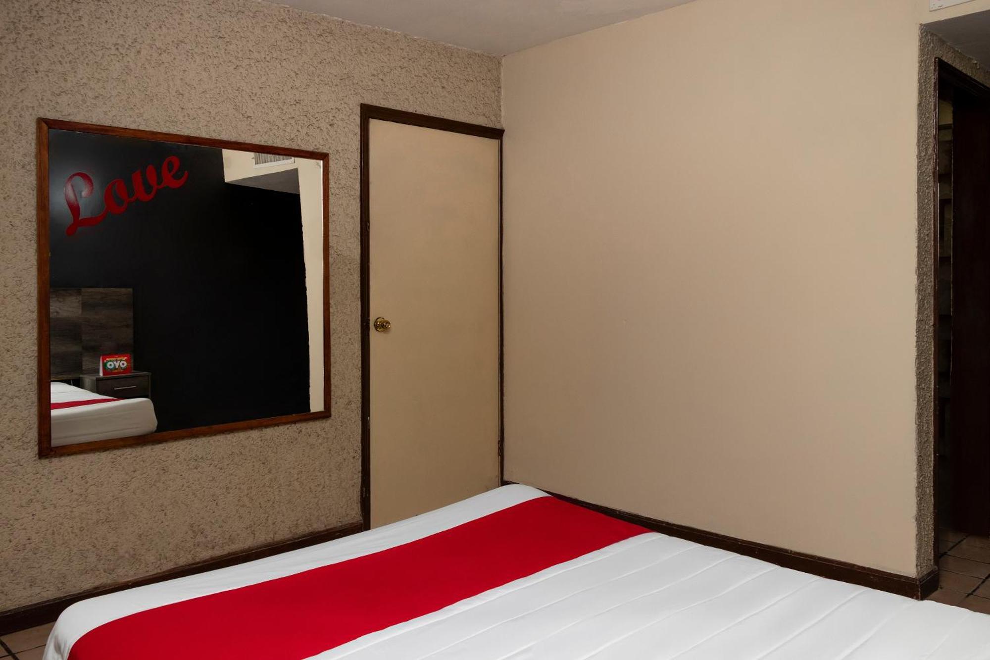 Oyo Hotel Real Del Sur, Estadio Чіуауа Екстер'єр фото