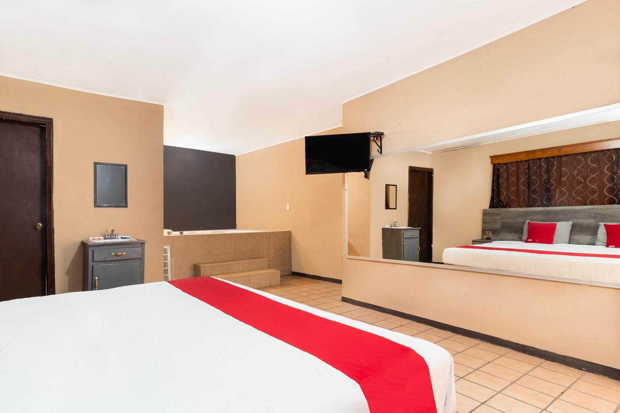 Oyo Hotel Real Del Sur, Estadio Чіуауа Екстер'єр фото