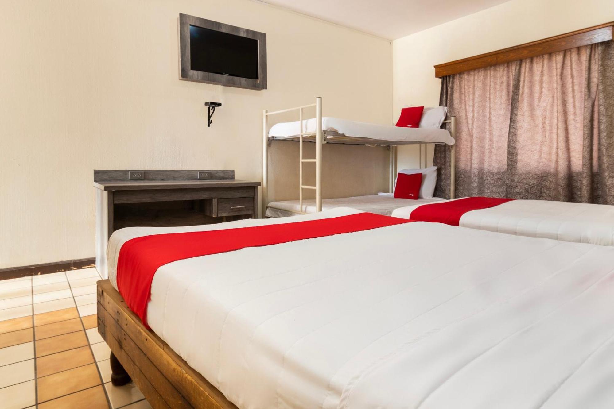 Oyo Hotel Real Del Sur, Estadio Чіуауа Екстер'єр фото