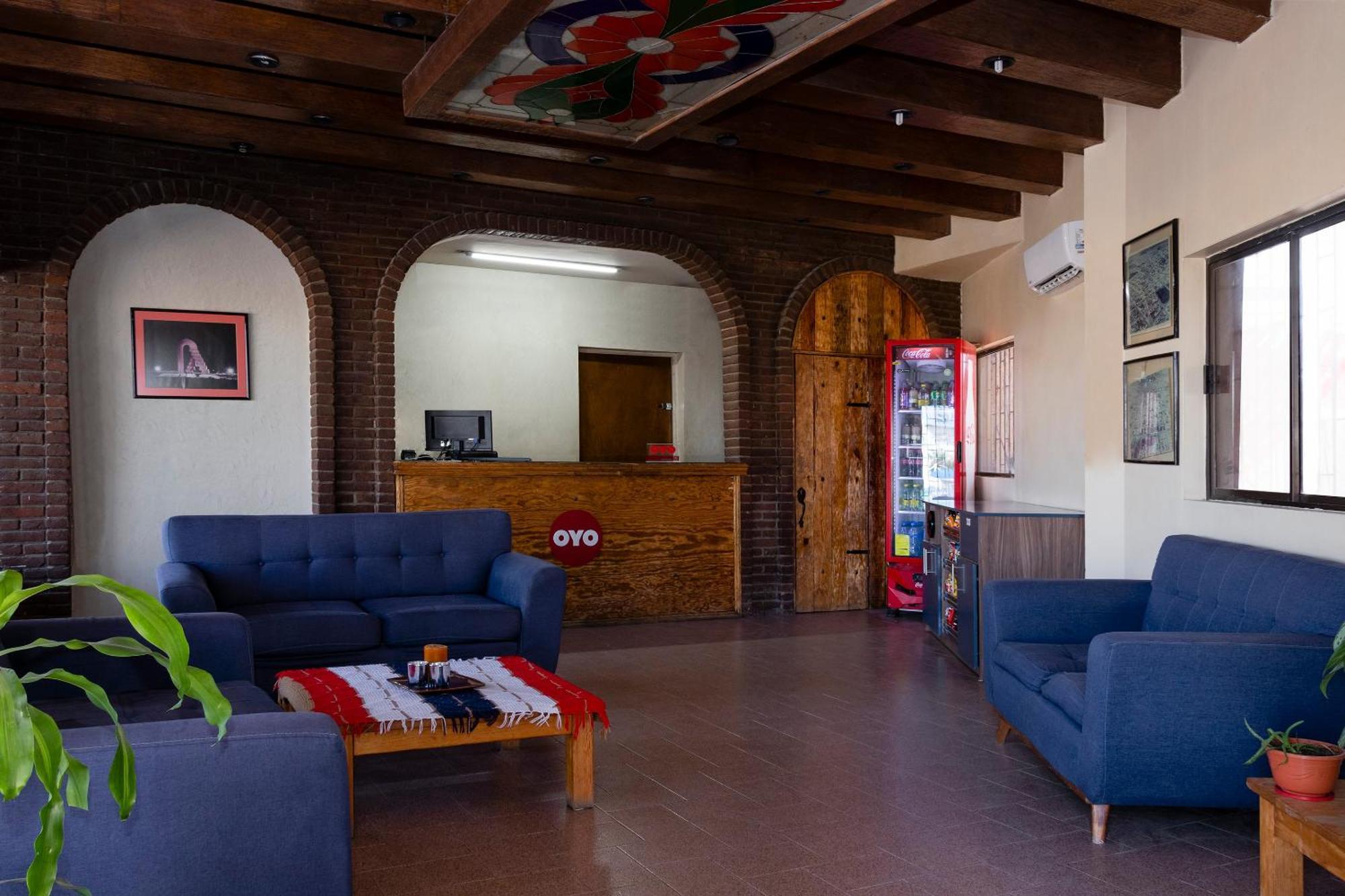 Oyo Hotel Real Del Sur, Estadio Чіуауа Екстер'єр фото